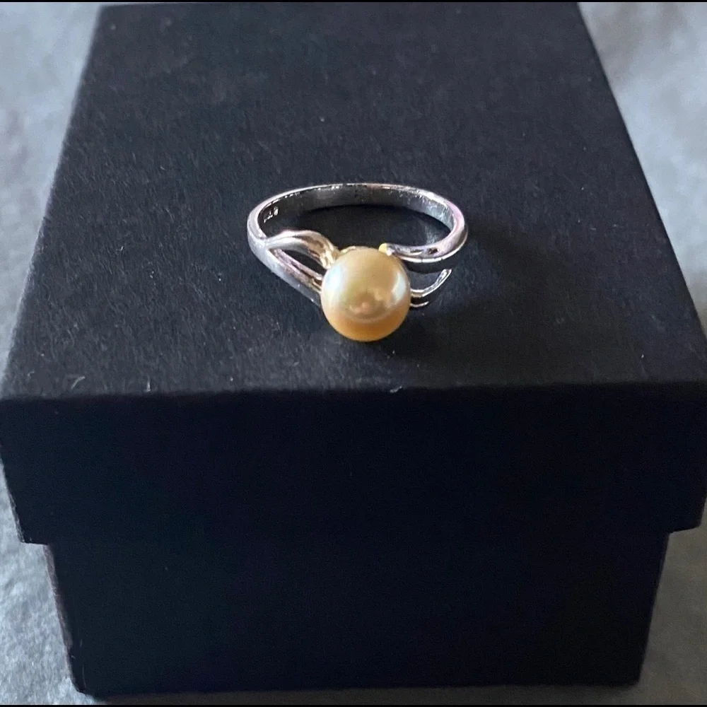 STERLING SILVER & PEARL RING-SIZE 6…